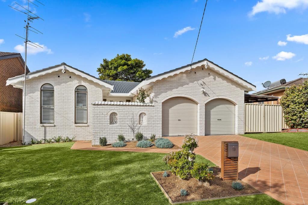 19 Hayes Ave, Mount Warrigal, NSW 2528