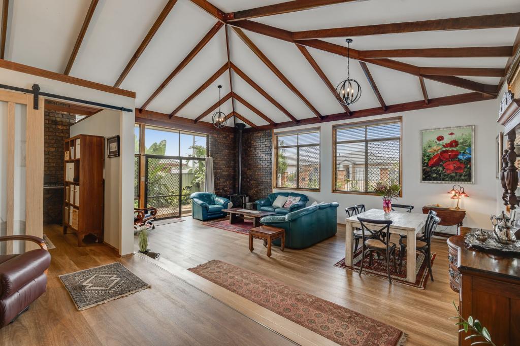 523 Hume St, Kearneys Spring, QLD 4350