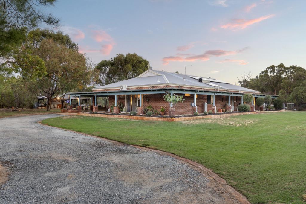 33 Tuart Cl, Stake Hill, WA 6181