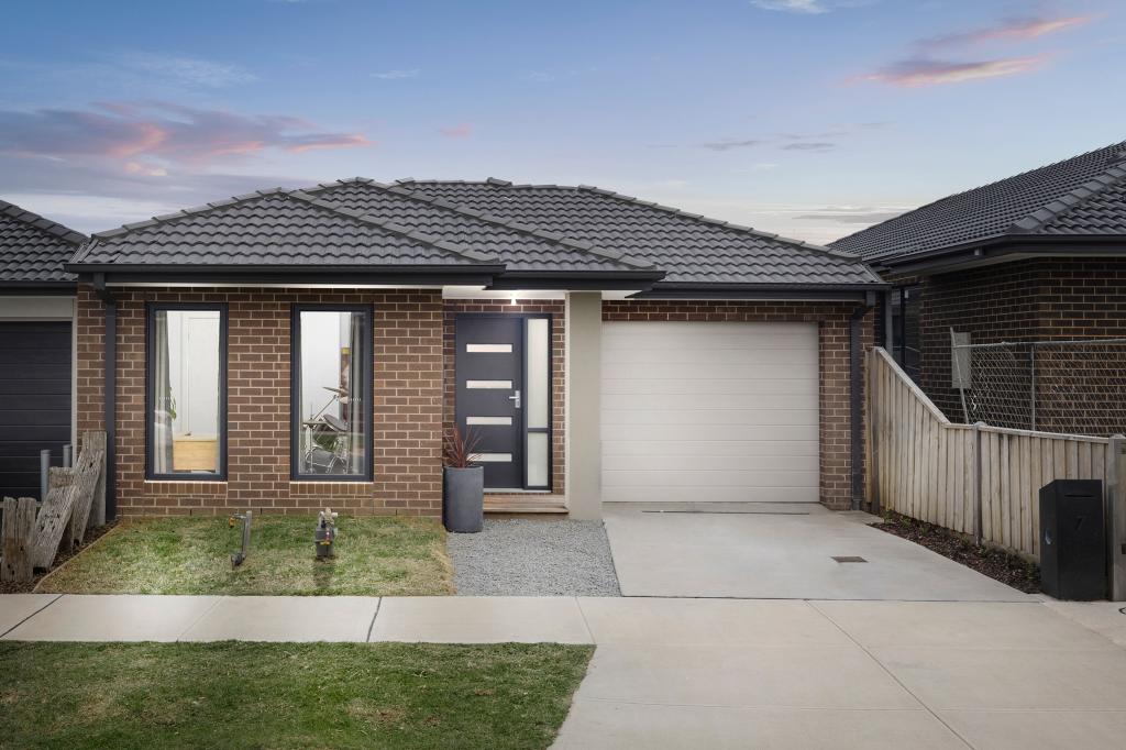 7 Earhart St, Diggers Rest, VIC 3427