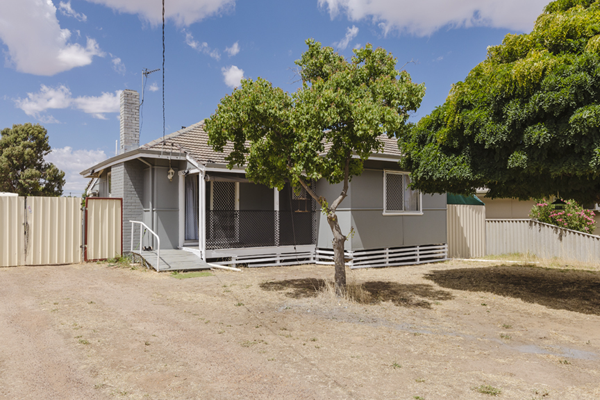 82 Fox St, Narrogin, WA 6312