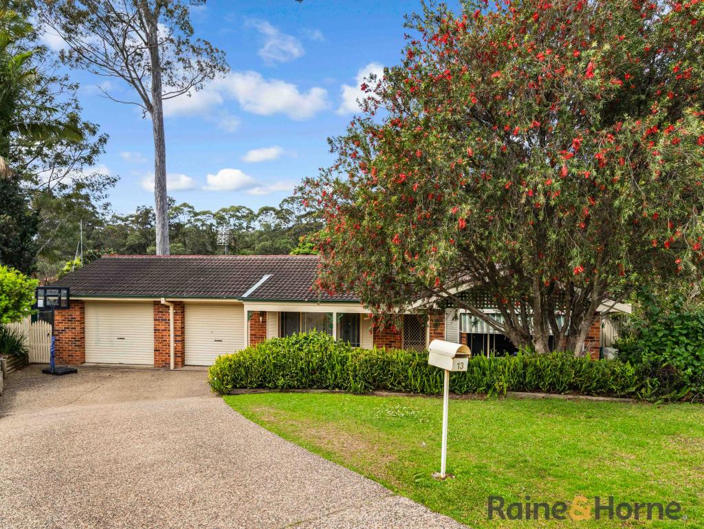 13 Caley Pl, Sunshine Bay, NSW 2536