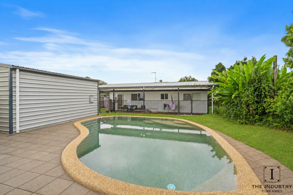 6 Davis Cl, Manoora, QLD 4870