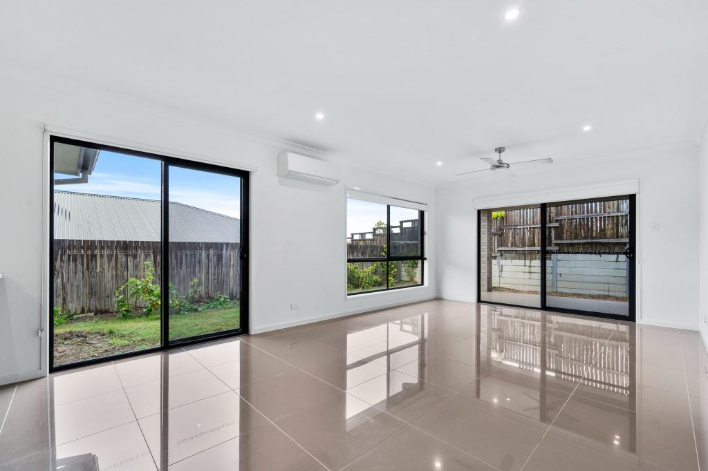 16 Munich Ct, Spring Mountain, QLD 4300