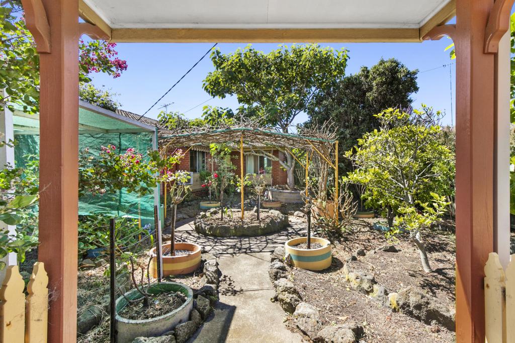 6 Norfolk Cres, Corio, VIC 3214