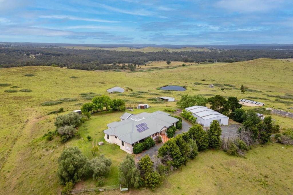 1285 MENANGLEROAD, RAZORBACK, NSW 2571