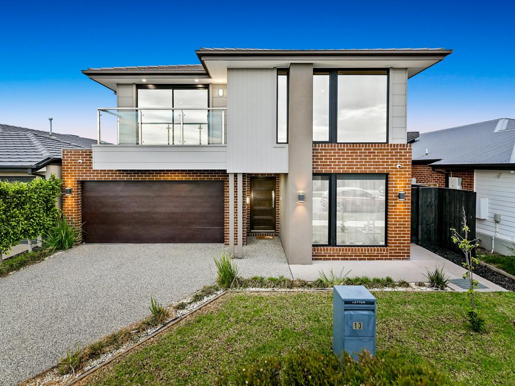 13 Maxwell St, Officer South, VIC 3809