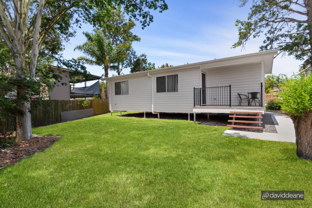 27A LONGLAND ST, REDCLIFFE, QLD 4020