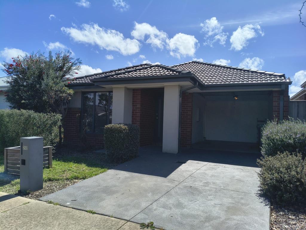 252 Warralily Bvd, Armstrong Creek, VIC 3217