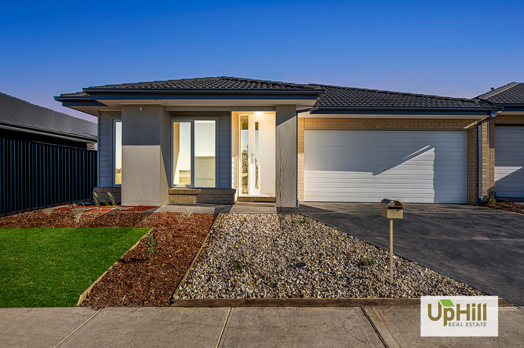 13 BOHEMIAN RD, CLYDE, VIC 3978