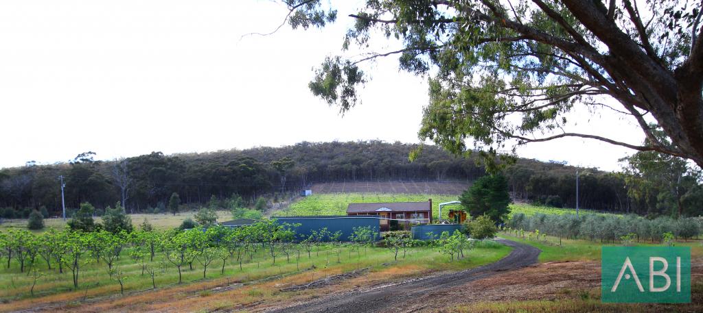 952 Northern Hwy, Ladys Pass, VIC 3523