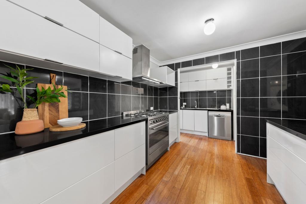 29 Bindowan Cres, Maryland, NSW 2287
