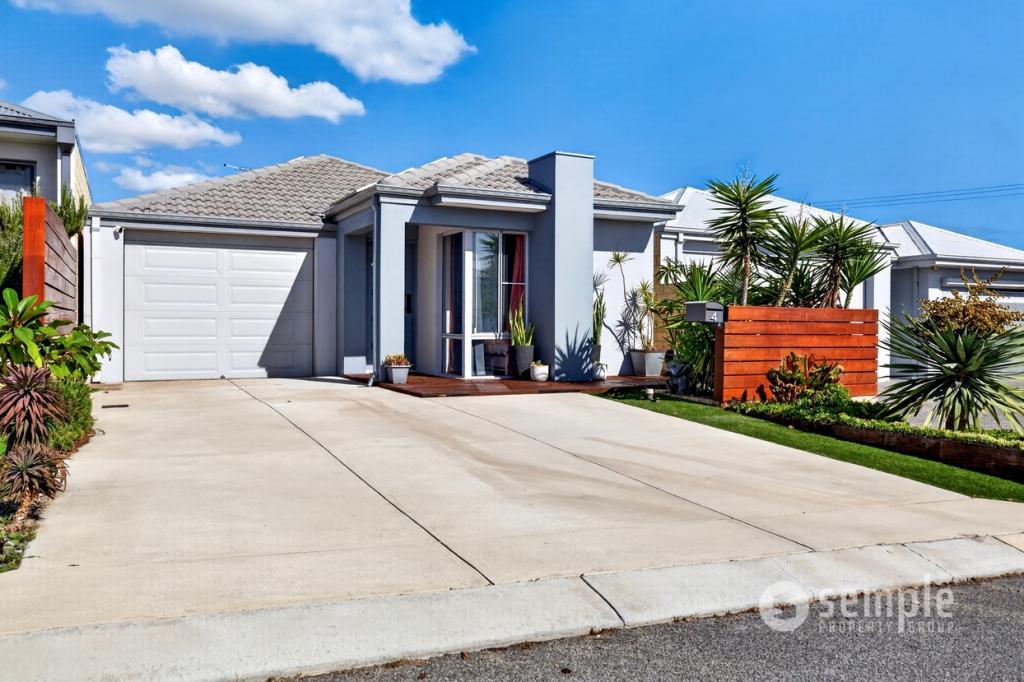 4 Rakitno Cl, Lake Coogee, WA 6166