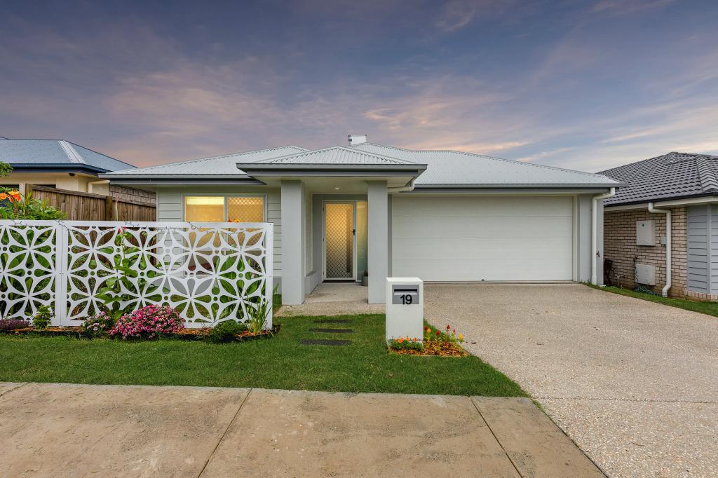 19 Blackberry Way, Ripley, QLD 4306