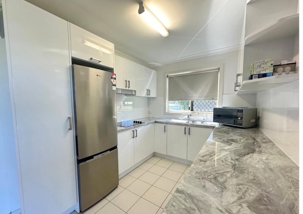 12 Park Estate Dr, Branyan, QLD 4670