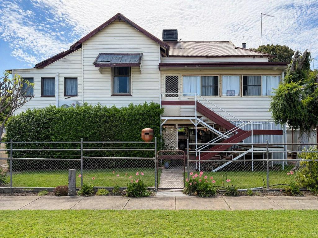 2 Auburn St, Moree, NSW 2400