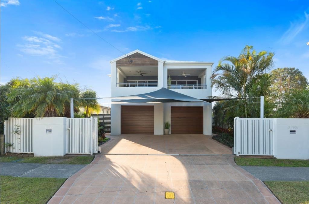 2/135 Laguna Ave, Palm Beach, QLD 4221