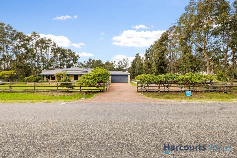 16 Thatcher Rd, Byford, WA 6122