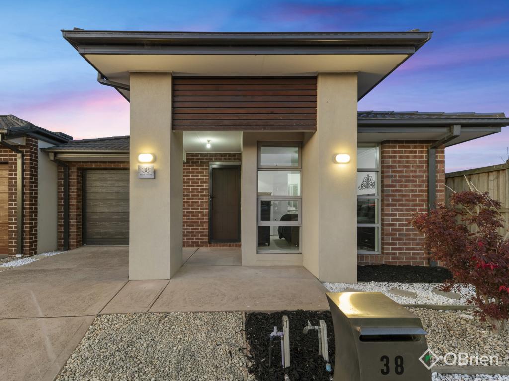 38 Moroak Cres, Clyde North, VIC 3978