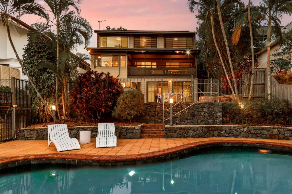 115 Burbong St, Chapel Hill, QLD 4069