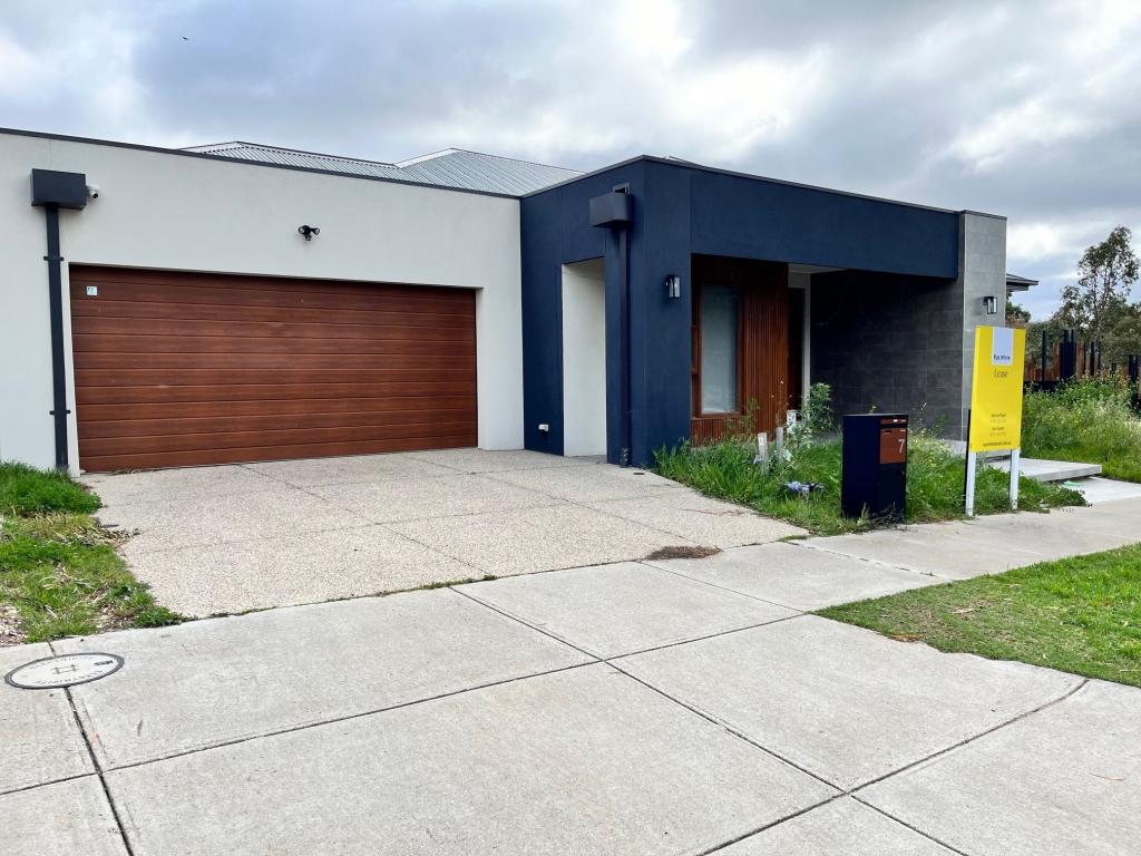 7 Baikal Cres, Manor Lakes, VIC 3024