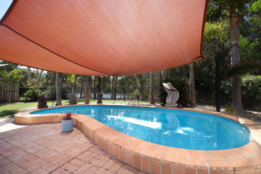 13 Sirenia Dr, Burrum Heads, QLD 4659