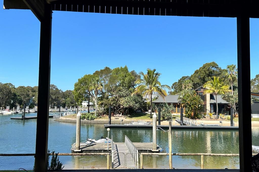 9 CASUARINA CT, SOUTH STRADBROKE, QLD 4216