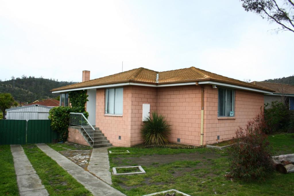 6 BRADMAN ST, CLARENDON VALE, TAS 7019