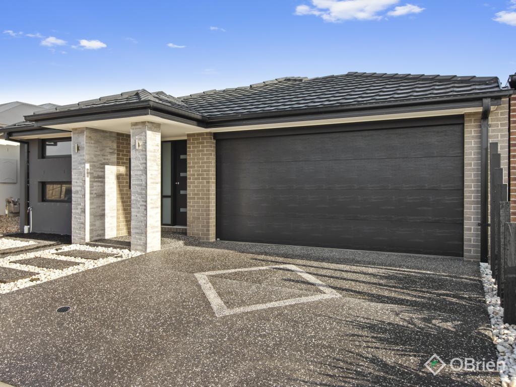 7 Jeepster Way, Cranbourne South, VIC 3977