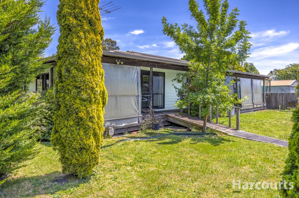 16 Eastern Ave, Newborough, VIC 3825