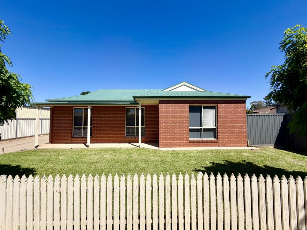 1/2 Dellar St, Swan Hill, VIC 3585