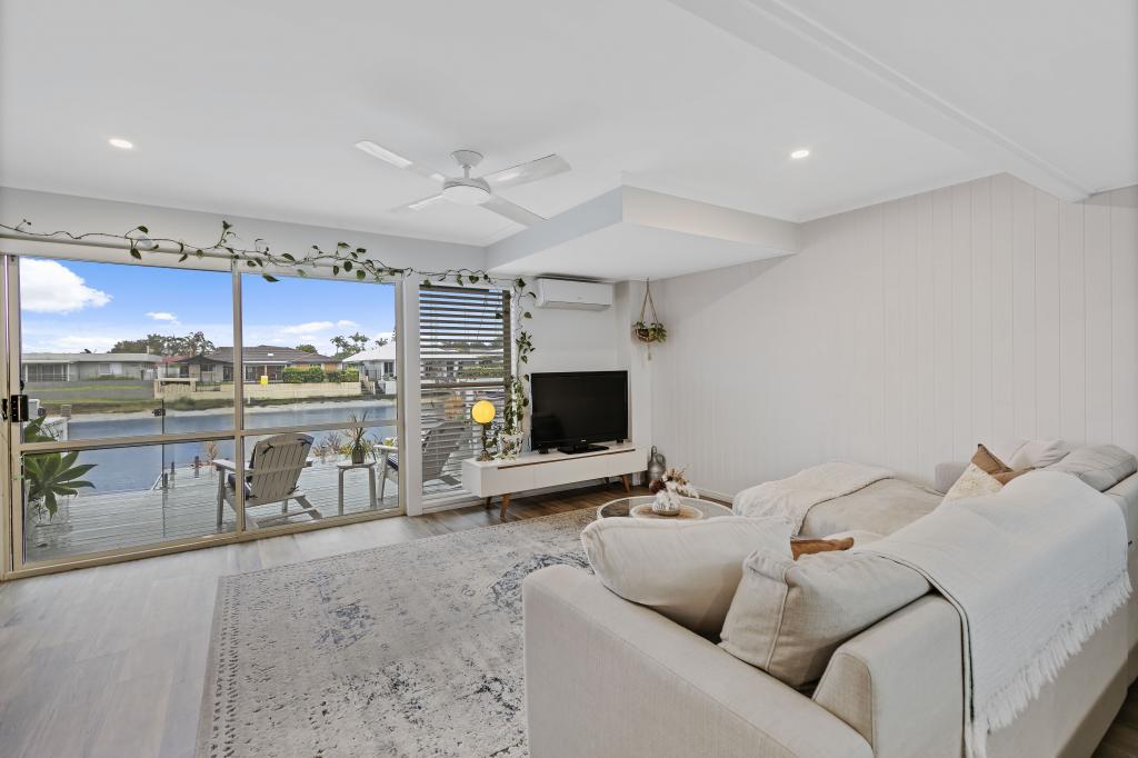 2/16 Broadmeadows Rd, Maroochydore, QLD 4558
