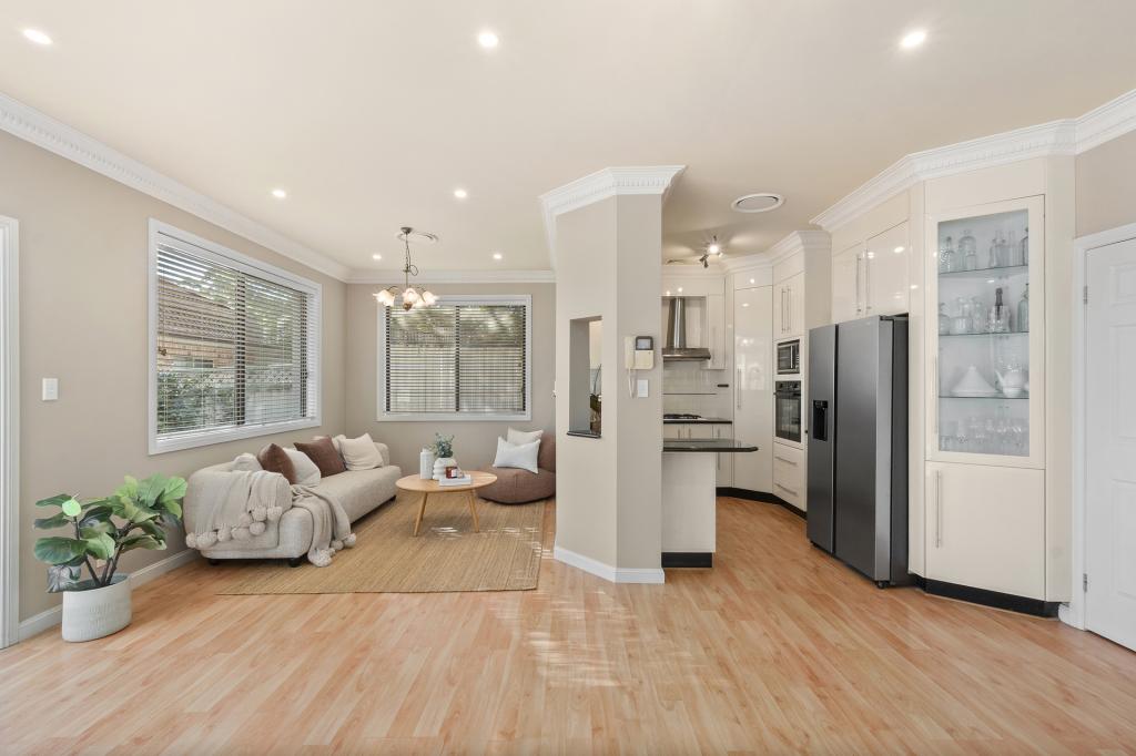 15 Lachlan Dr, Winston Hills, NSW 2153