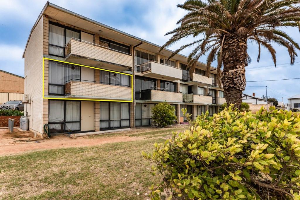 8/139 AUGUSTUS ST, GERALDTON, WA 6530