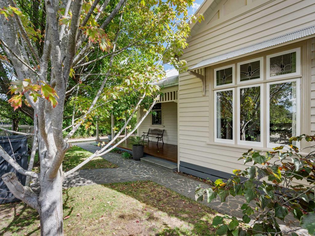 66 Mount Napier Rd, Hamilton, VIC 3300