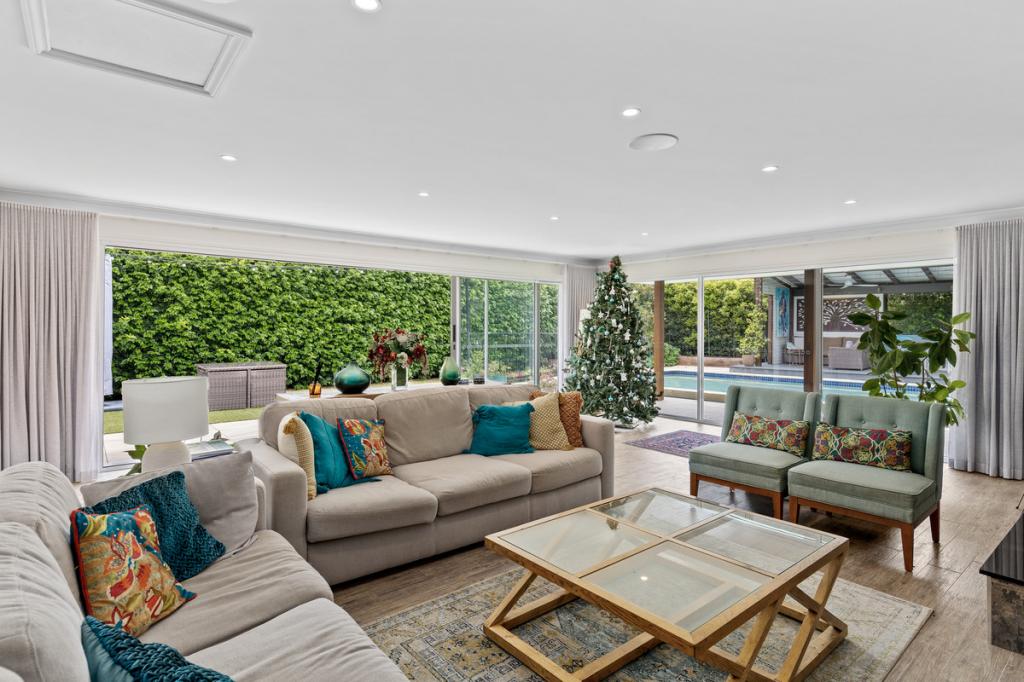 16 Aruma Ave, Burleigh Waters, QLD 4220