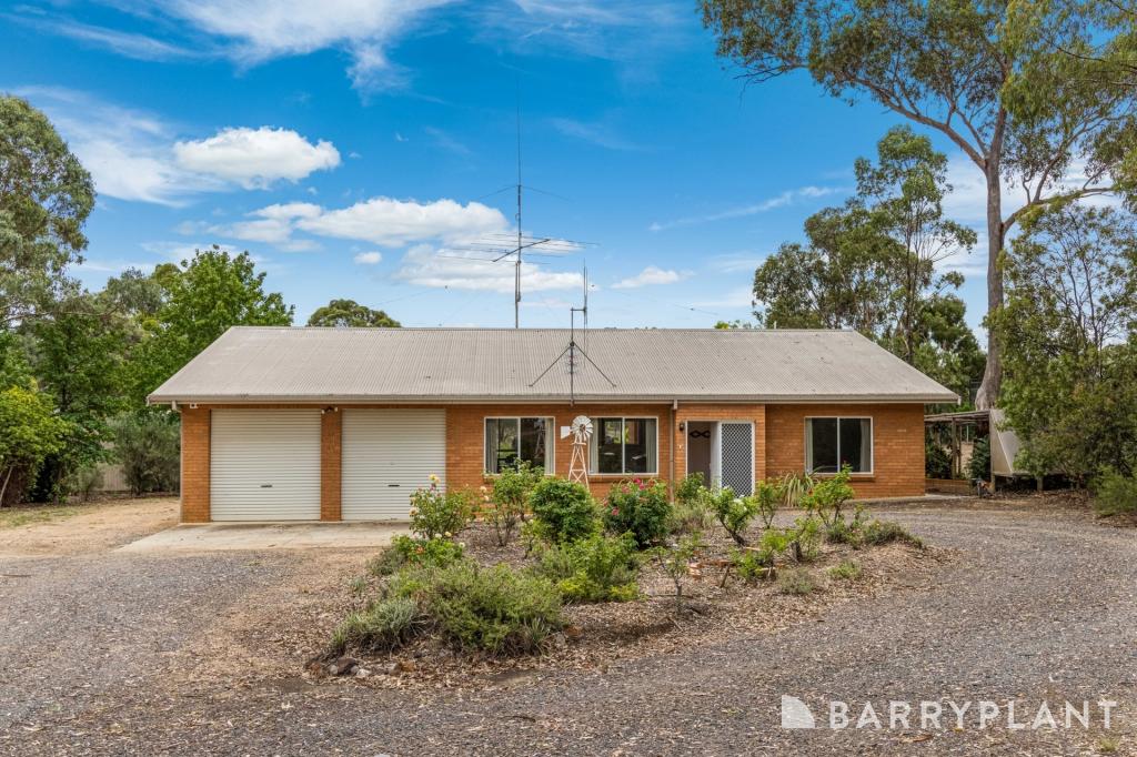 105 Trotting Tce, Junortoun, VIC 3551