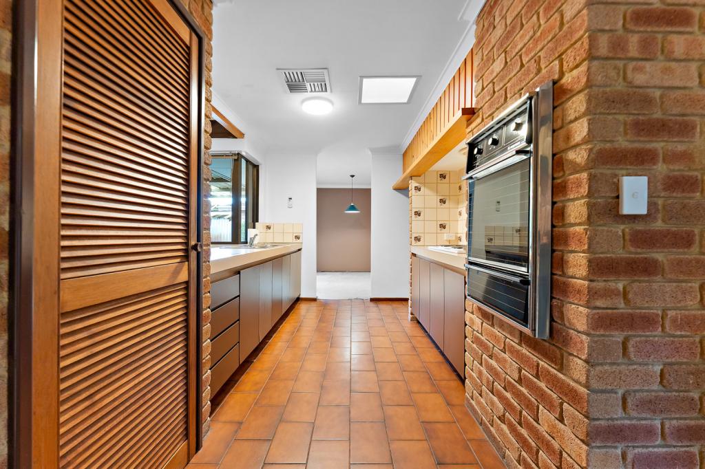 13 Bagot Ct, Leeming, WA 6149