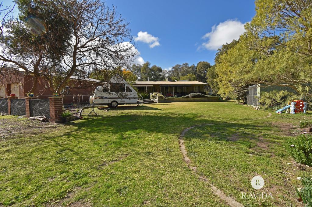 11 EDWARD ST, GLENROWAN, VIC 3675