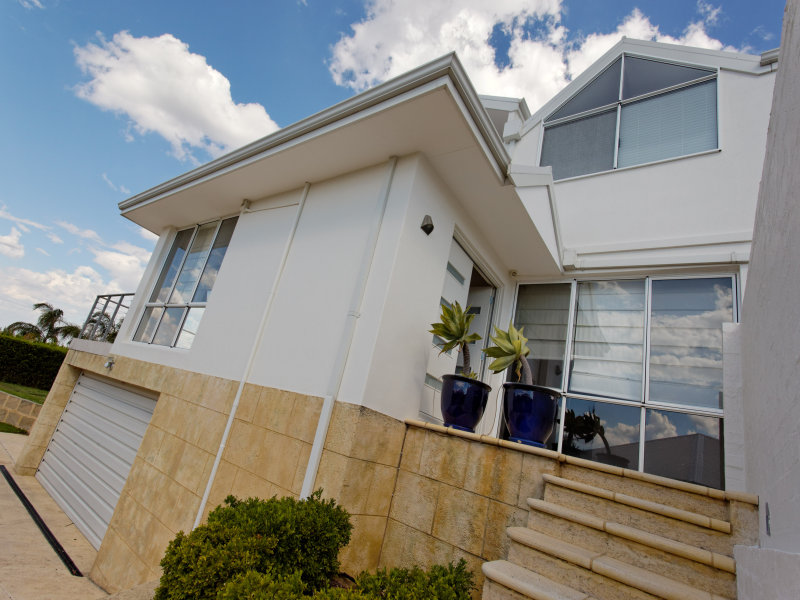 18 CHAUNCY ST, EAST FREMANTLE, WA 6158