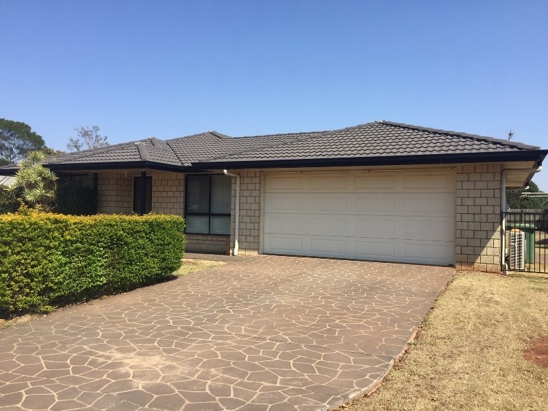 12 ROGERS DR, HIGHFIELDS, QLD 4352