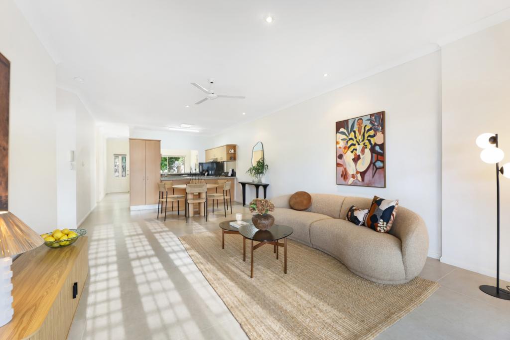1/7 Sky Royal Tce, Burleigh Heads, QLD 4220