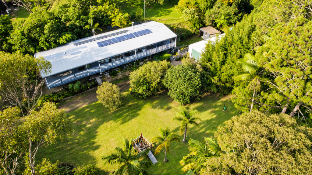 11 Pine Tree Dr, Lake Macdonald, QLD 4563