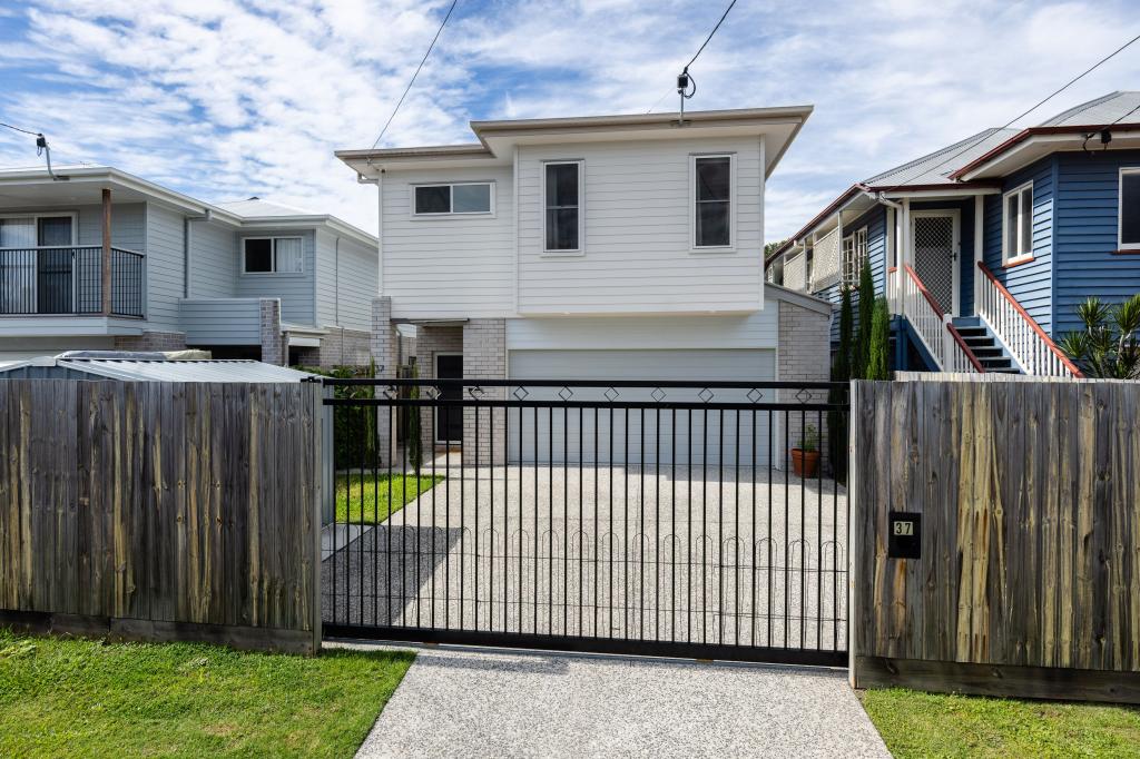 37 Smith St, Deagon, QLD 4017