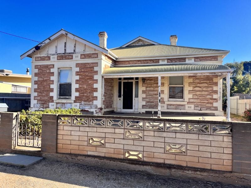 3 Lloyd St, Peterborough, SA 5422