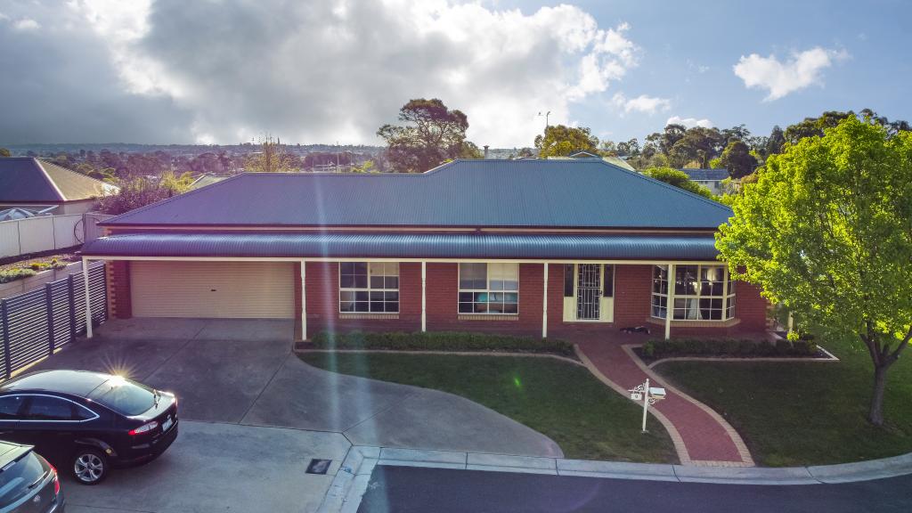 9 Kate Cl, Kennington, VIC 3550