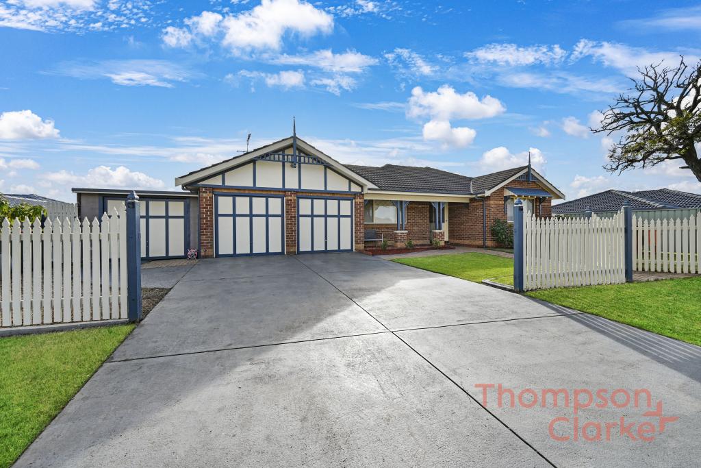 8 PALISADE ST, RUTHERFORD, NSW 2320