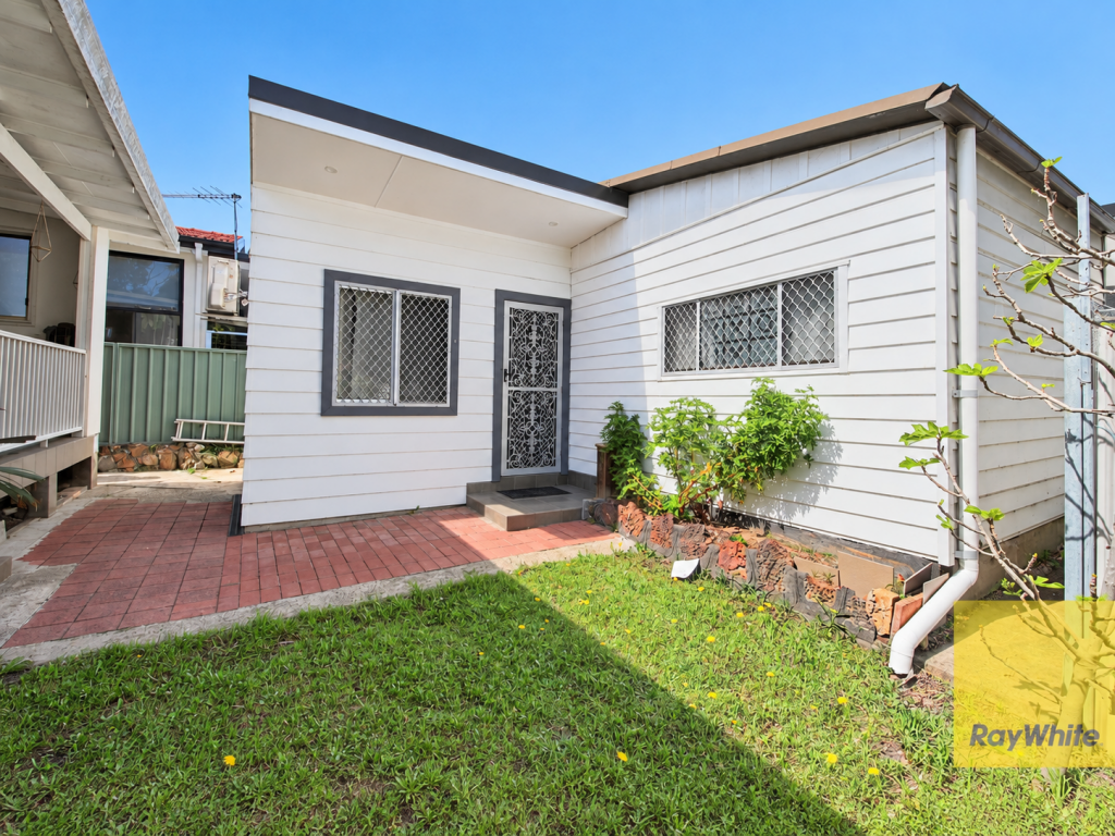 13a Bromley Ave, Greenacre, NSW 2190