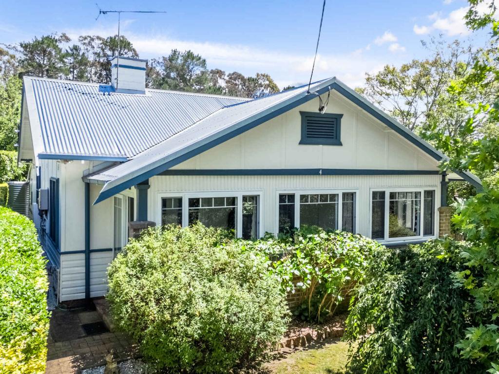 4 SHEILA ST, MEDLOW BATH, NSW 2780