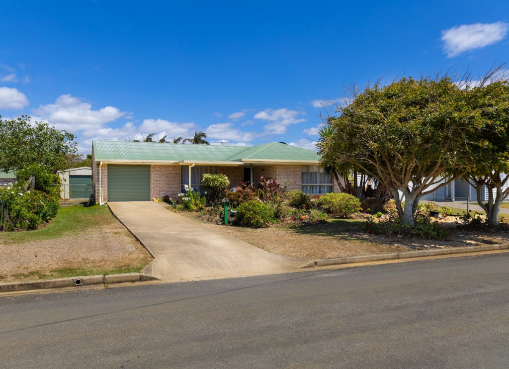 4 Gozo Ct, Elliott Heads, QLD 4670
